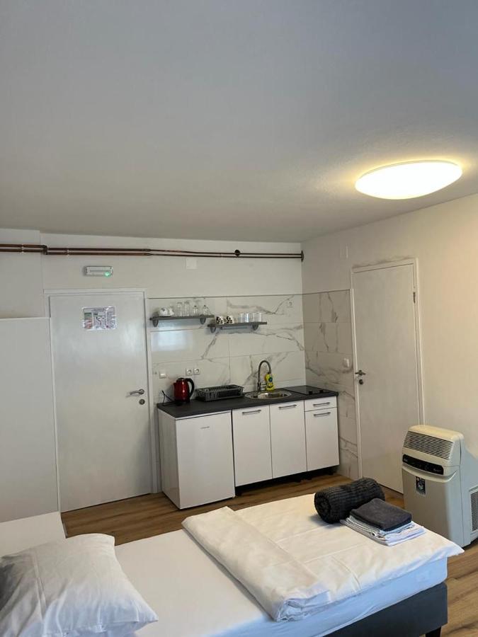 Opg - Zm Apartmani Martinovic Novska Exterior foto